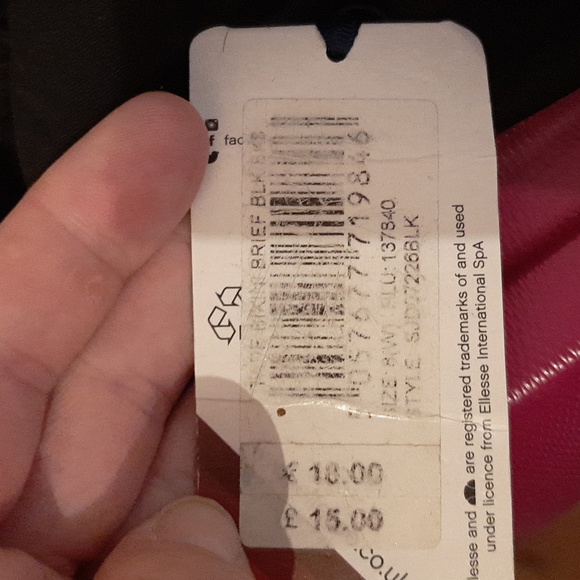 Black and white Ellesse bikini - Picture 6 of 6